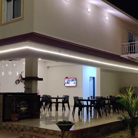 Готель Passions De Goa Анжуна Екстер'єр фото