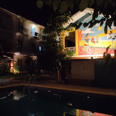 Готель Passions De Goa Анжуна Екстер'єр фото